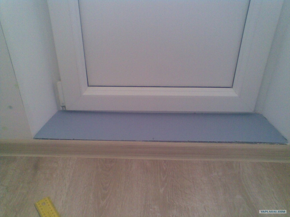 Порожек противоскользящий на ступени