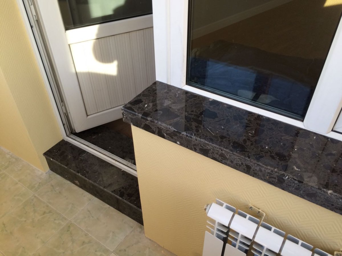 Порог на балконную дверь из керамогранита