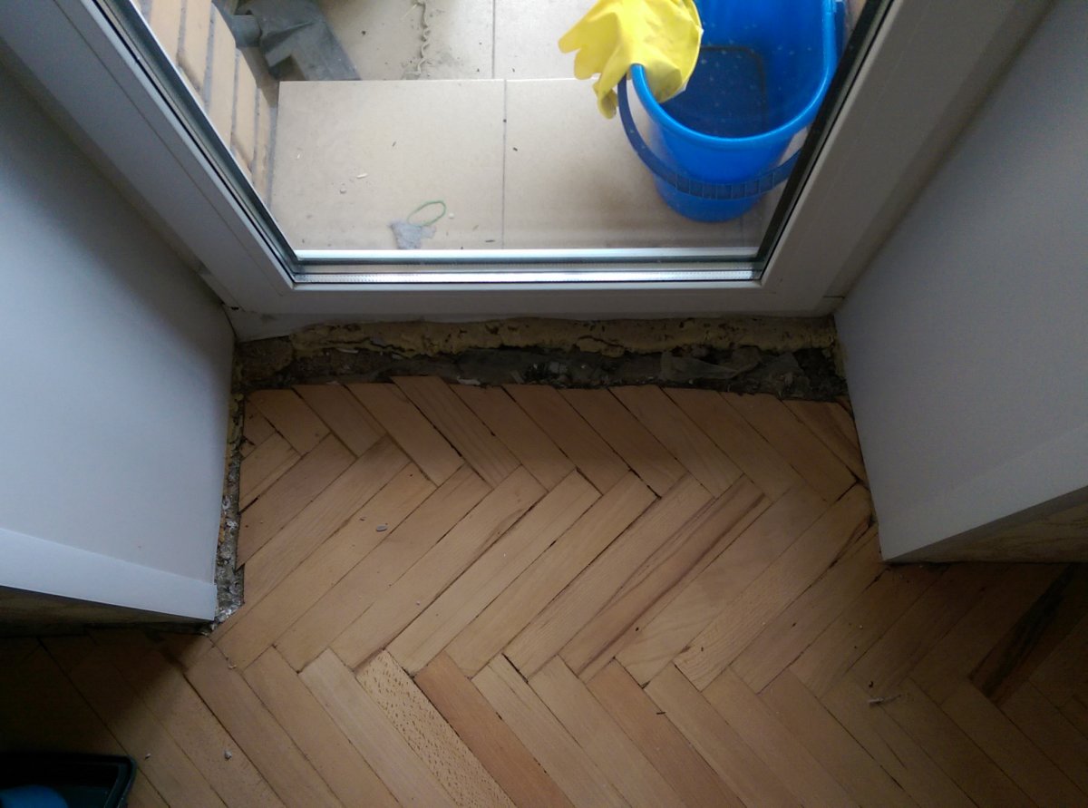 Эркерный подоконник из искусственного камня