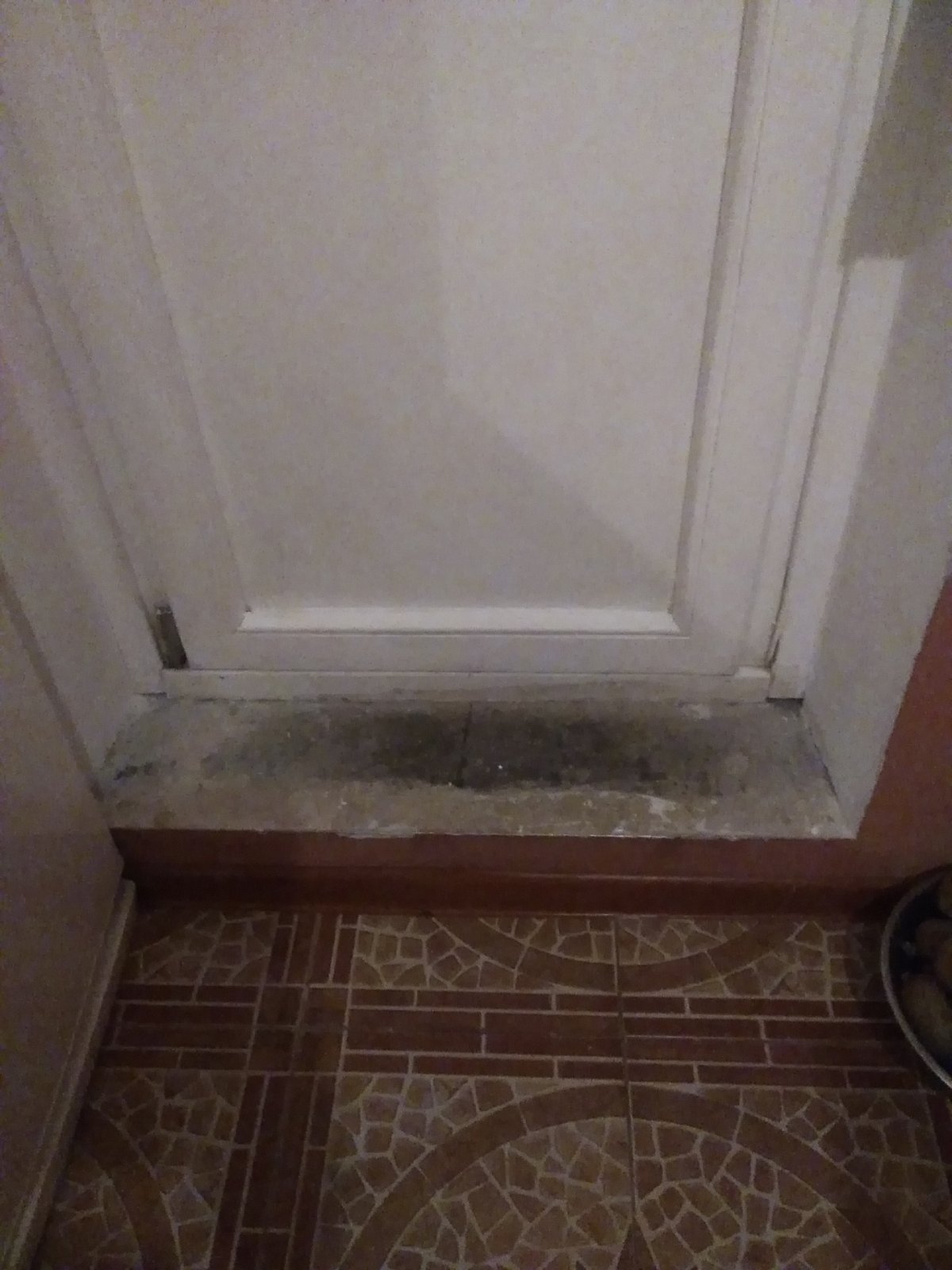 Пластиковый подоконник на лоджии