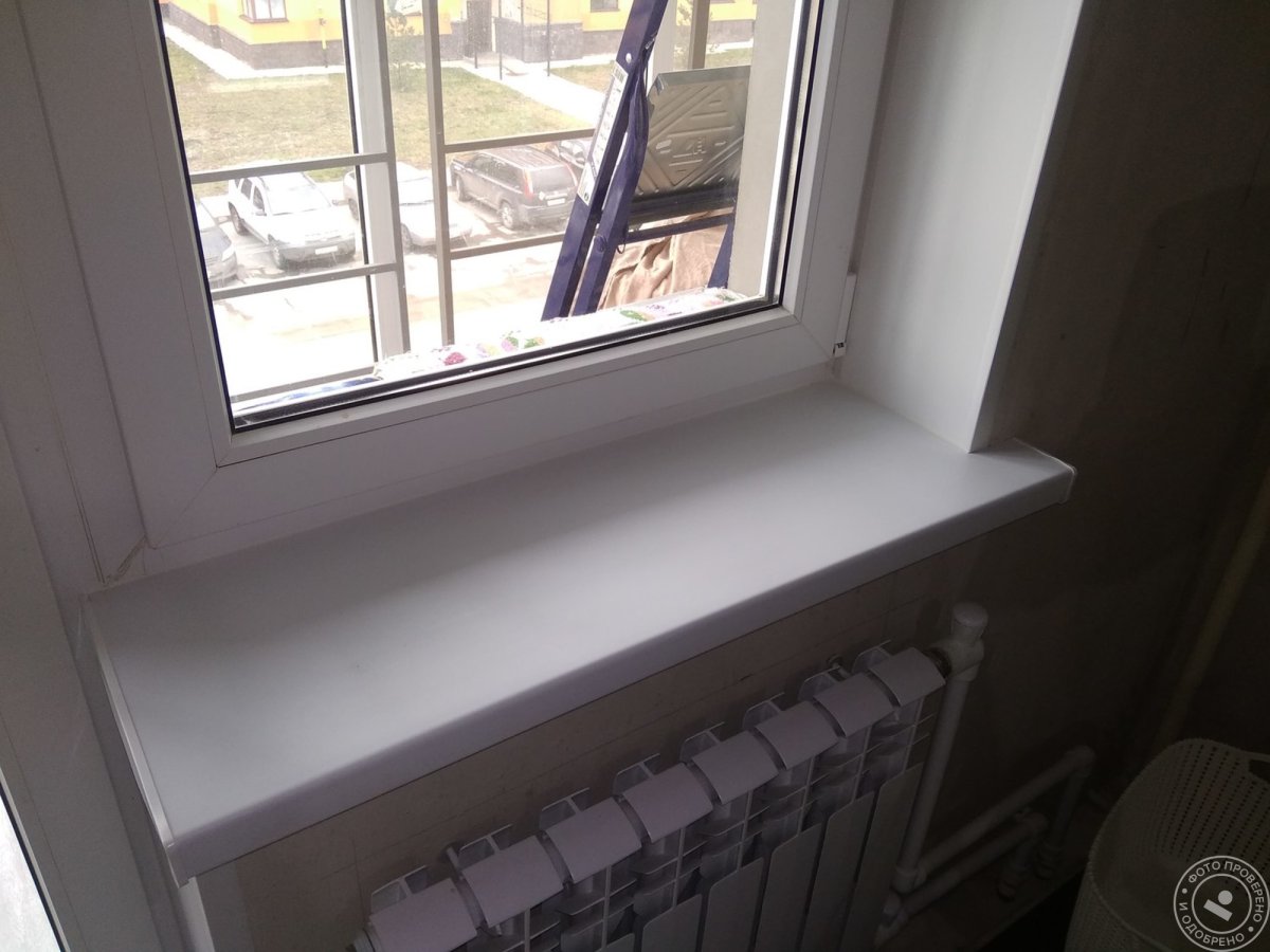 Подоконник-столешница на балконе