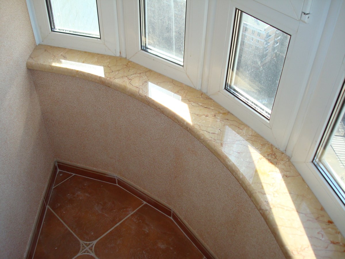 Полукруглый подоконник