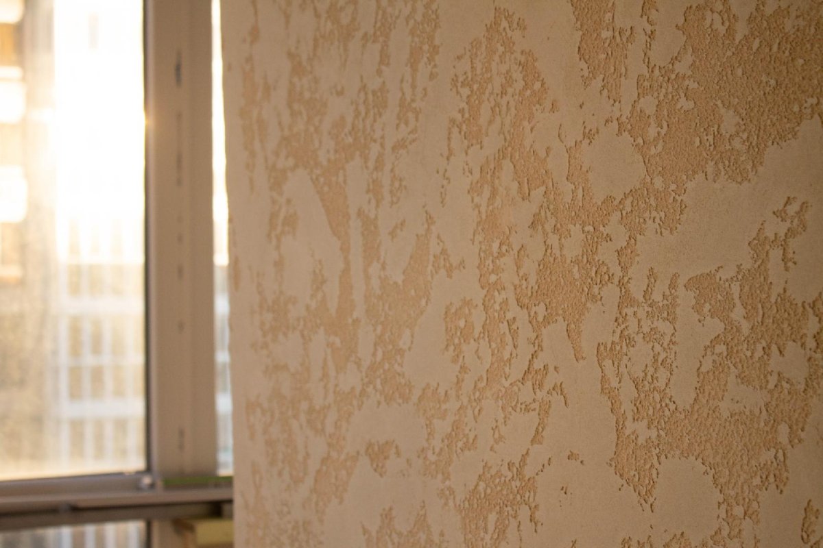 Отделка балкона декоративным камнем