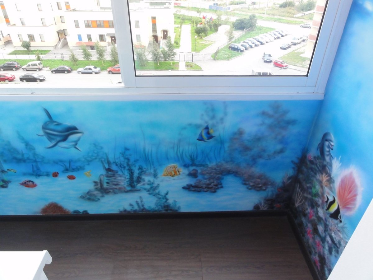 Роспись стен на балконе