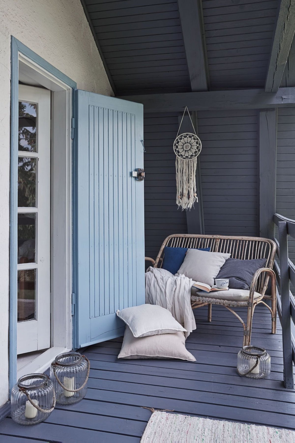 Отделка лоджии сайдингом внутри