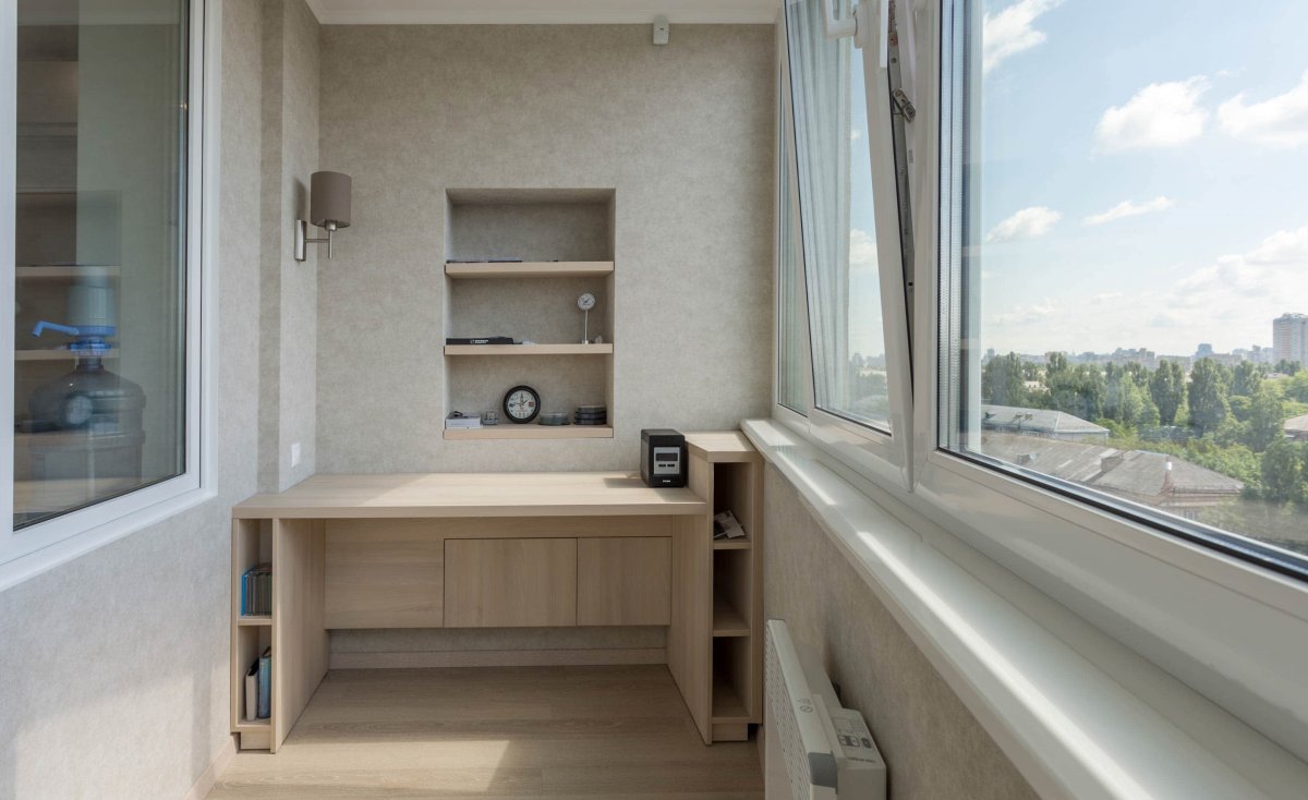 Подоконник столешница на лоджии