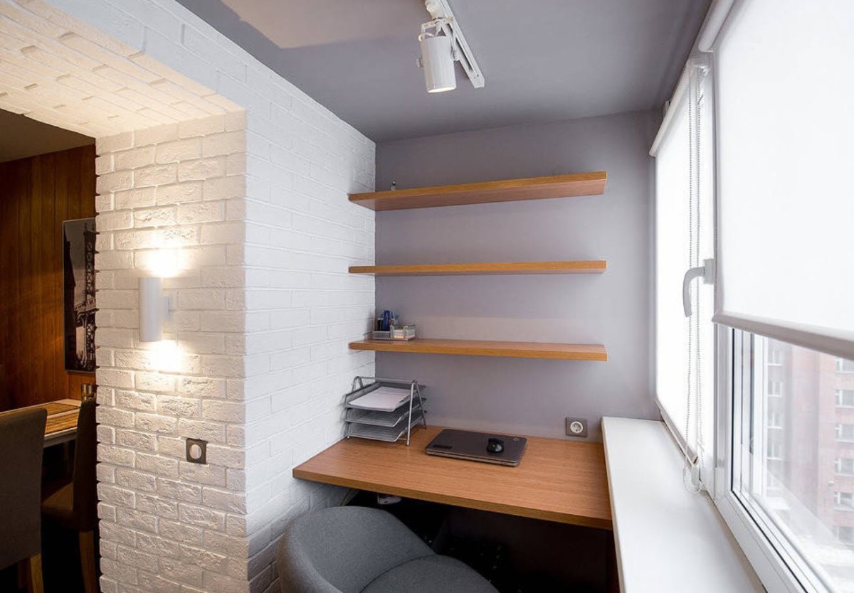 Кухня 6 м2 с подоконником столешницей