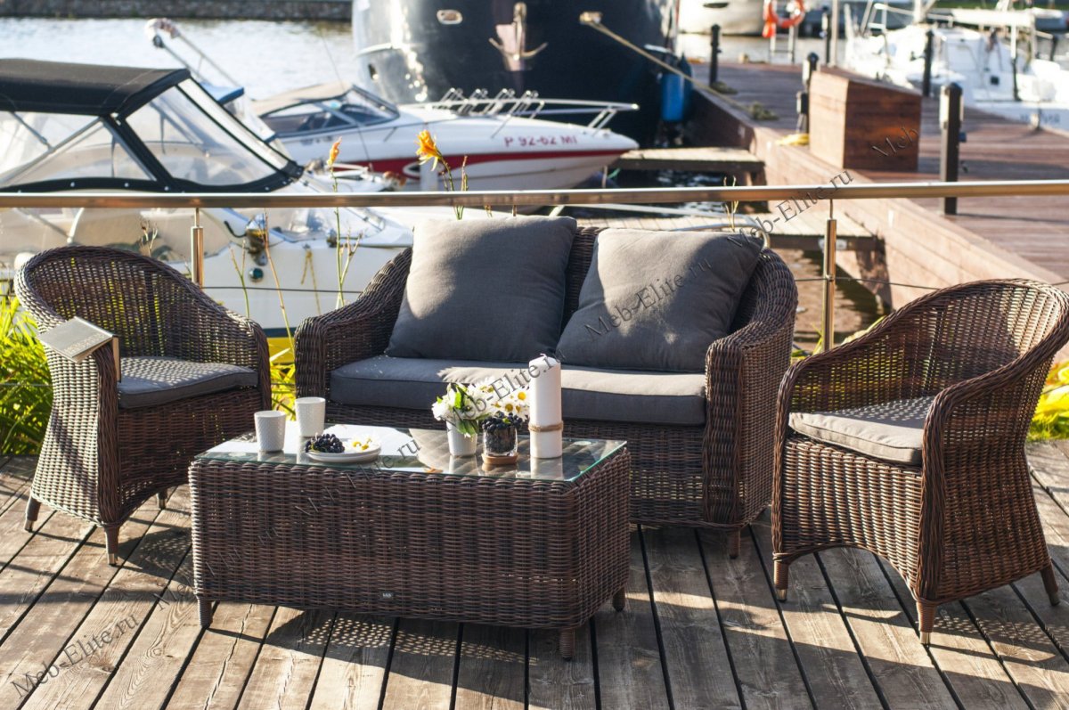Ротанговая мебель на балкон