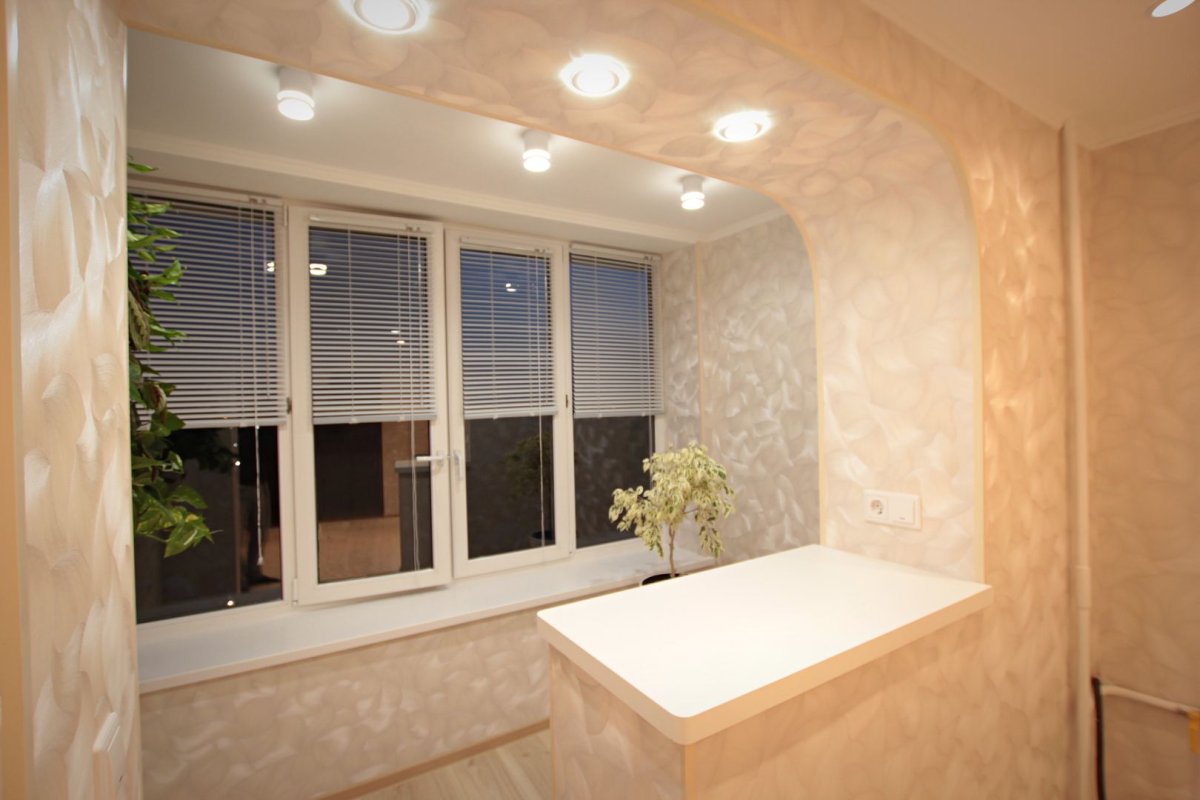 Отделка балкона камнем