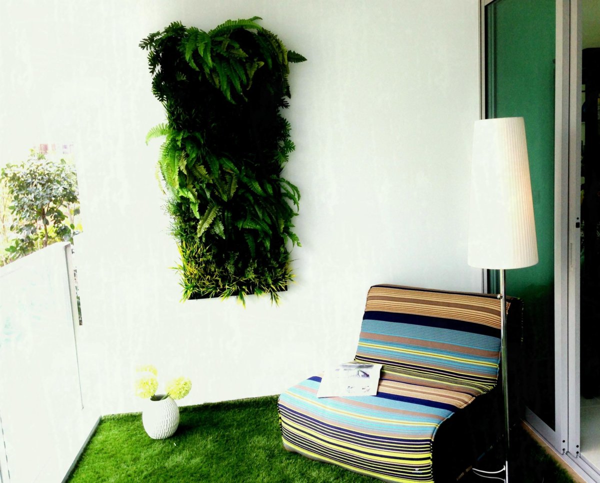 Искусственная трава на балконе