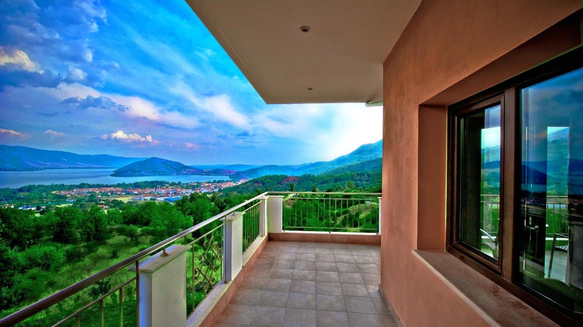 Открытый балкон