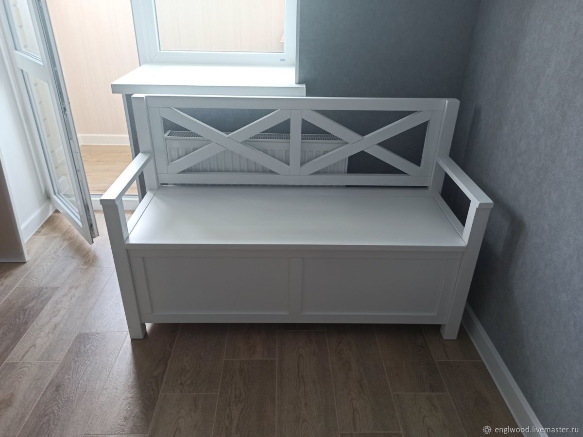 Скамейка с ящиком