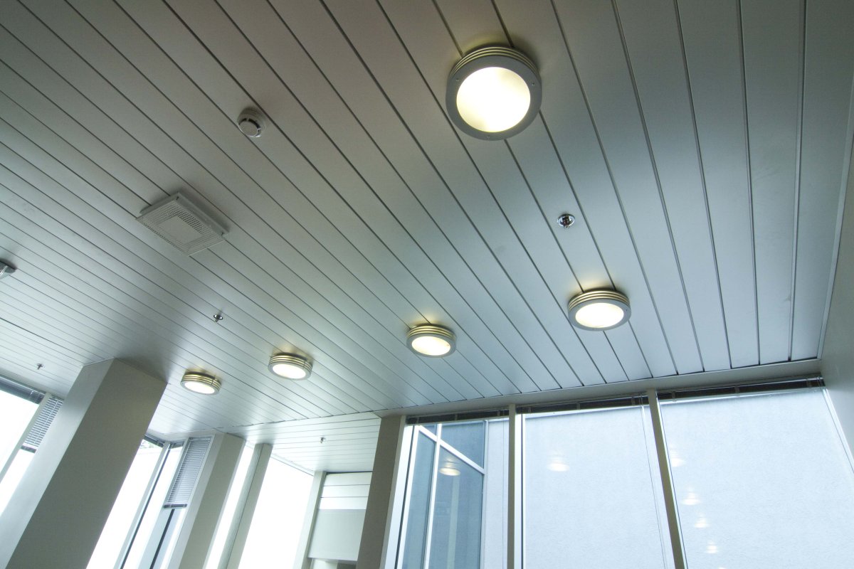 Реечный потолок черный a505