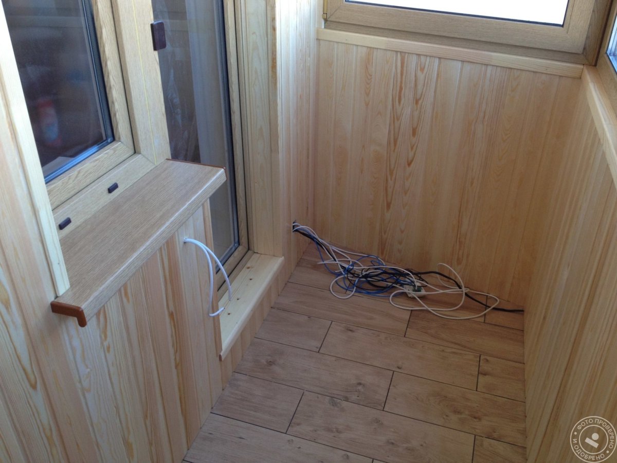 Отделка балкона лоджии ламинатом