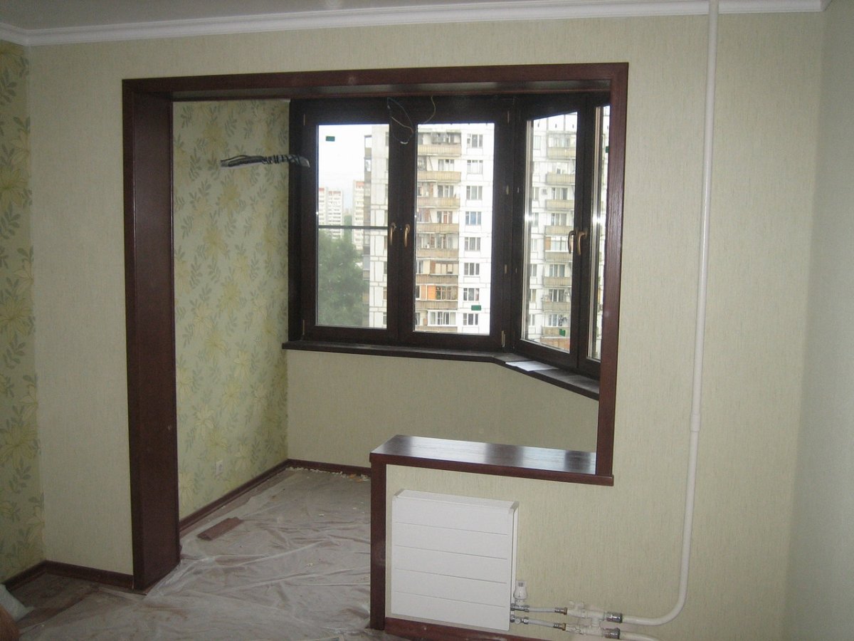 Кухня с панорамным балконом