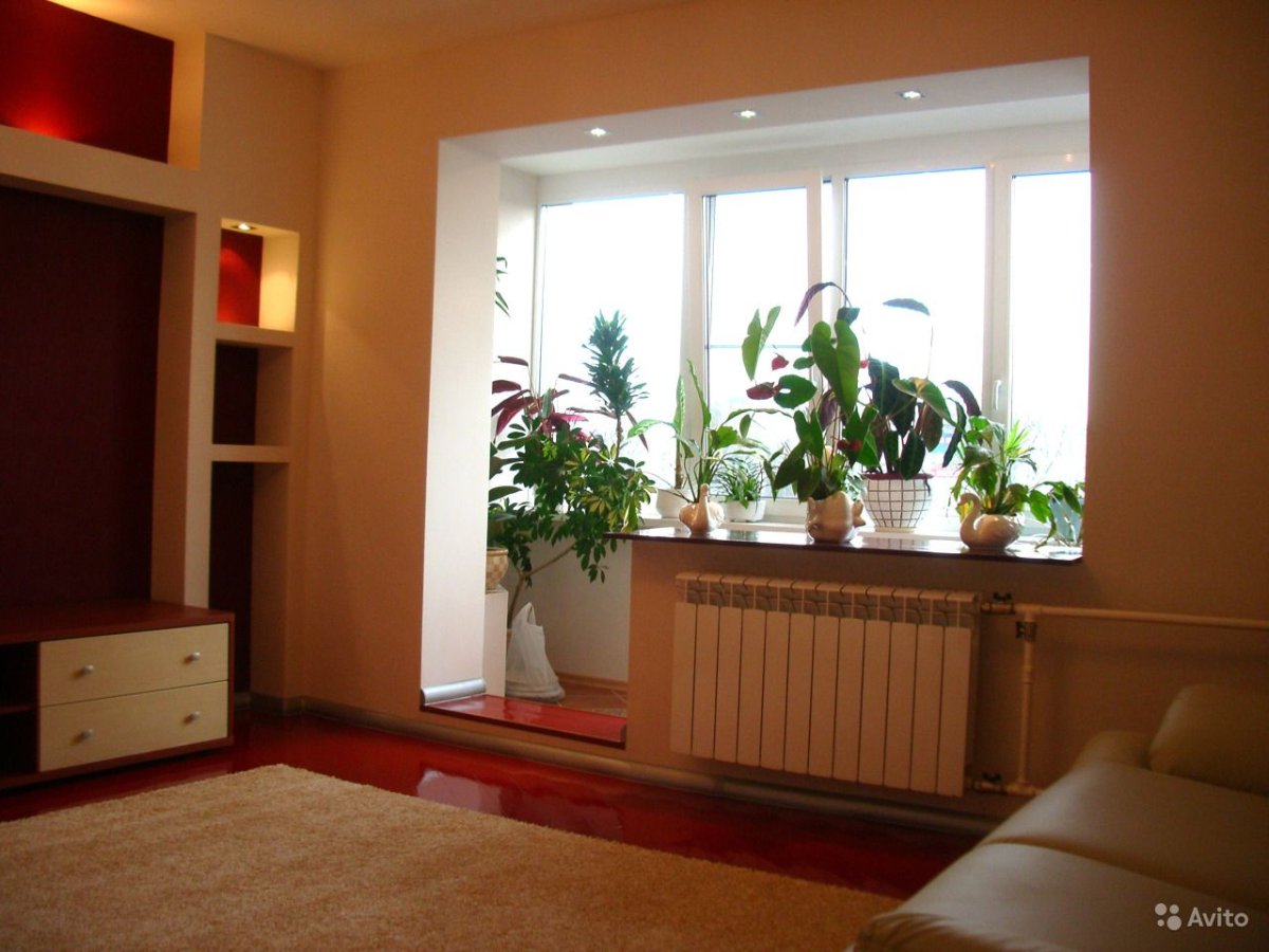 Широкий подоконник