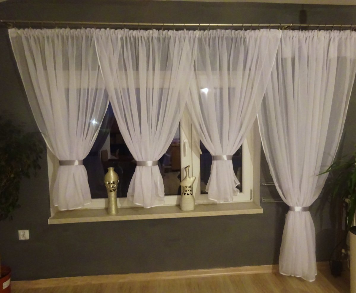 Шторы кафе на пластиковые окна