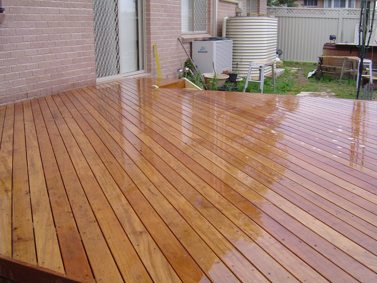 Отделка лоджии террасной доской