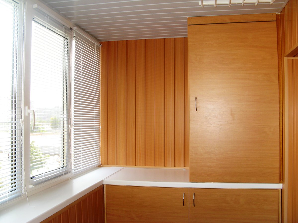 Обшивка балкона