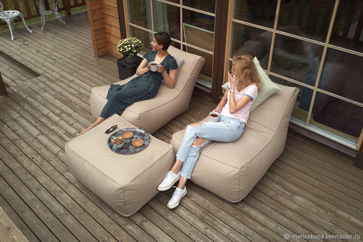 Бескаркасный диван на балкон