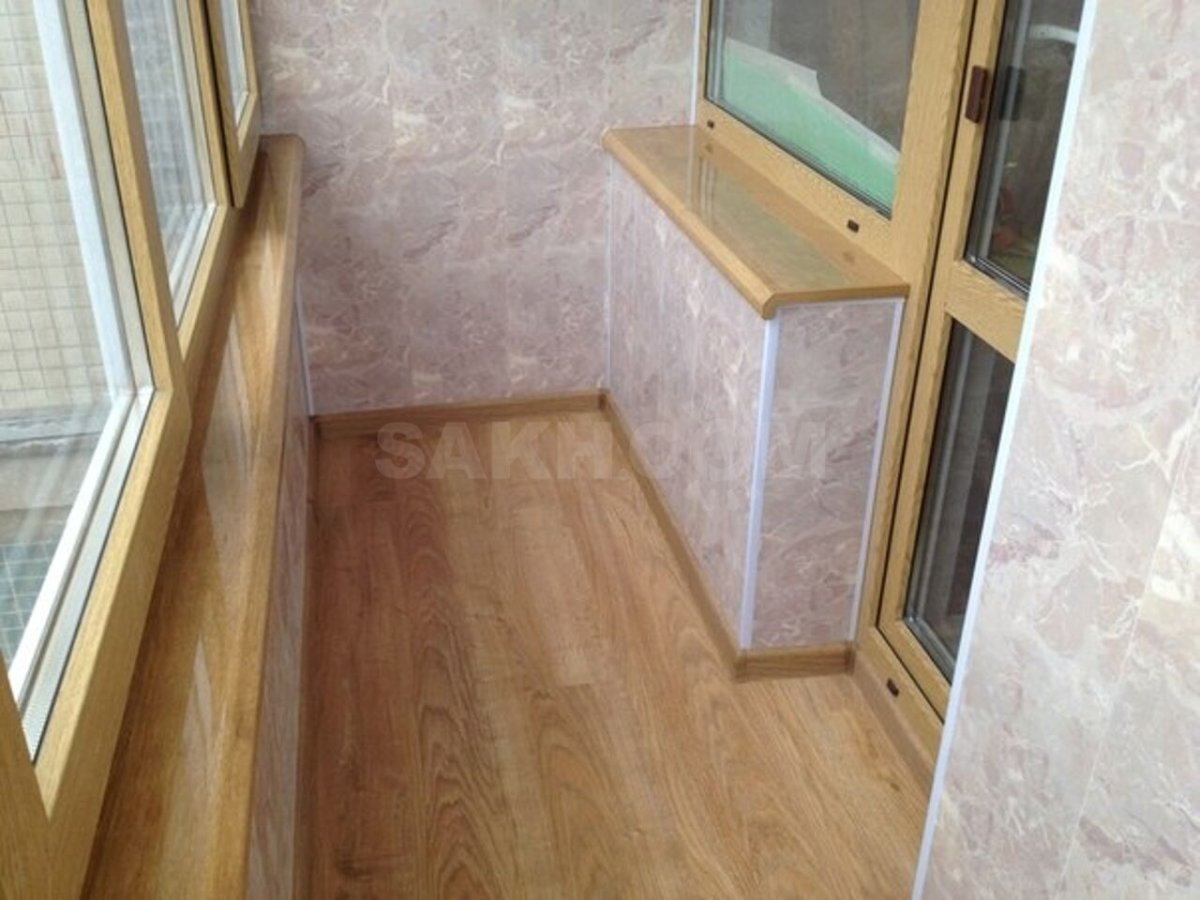 Отделка балкона