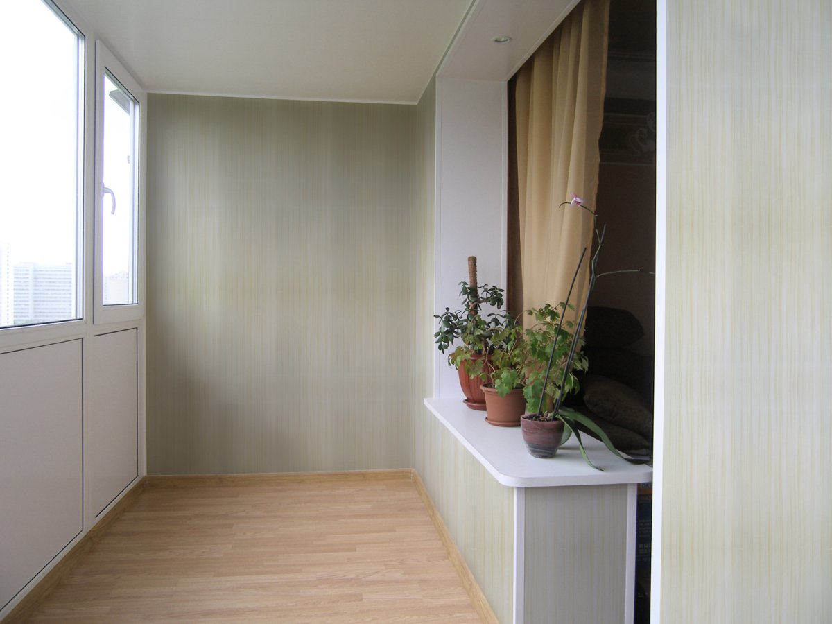 Отделка балкона панелями