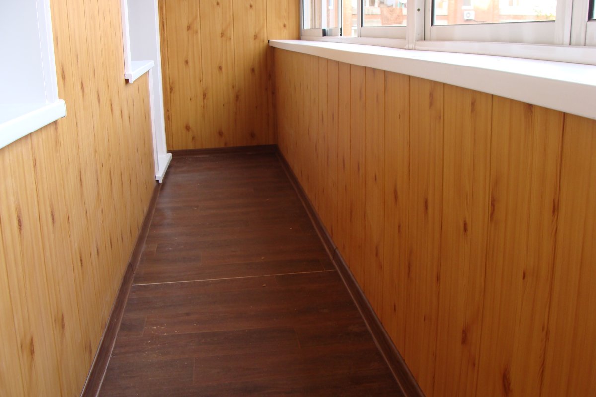 Отделка лоджии декоративной штукатуркой