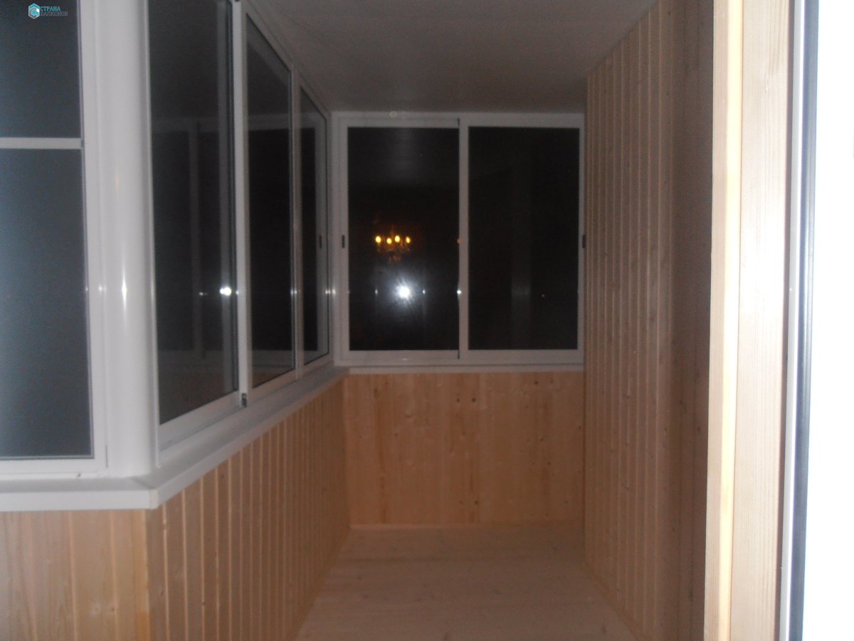 Обшивка балкона МДФ панелями