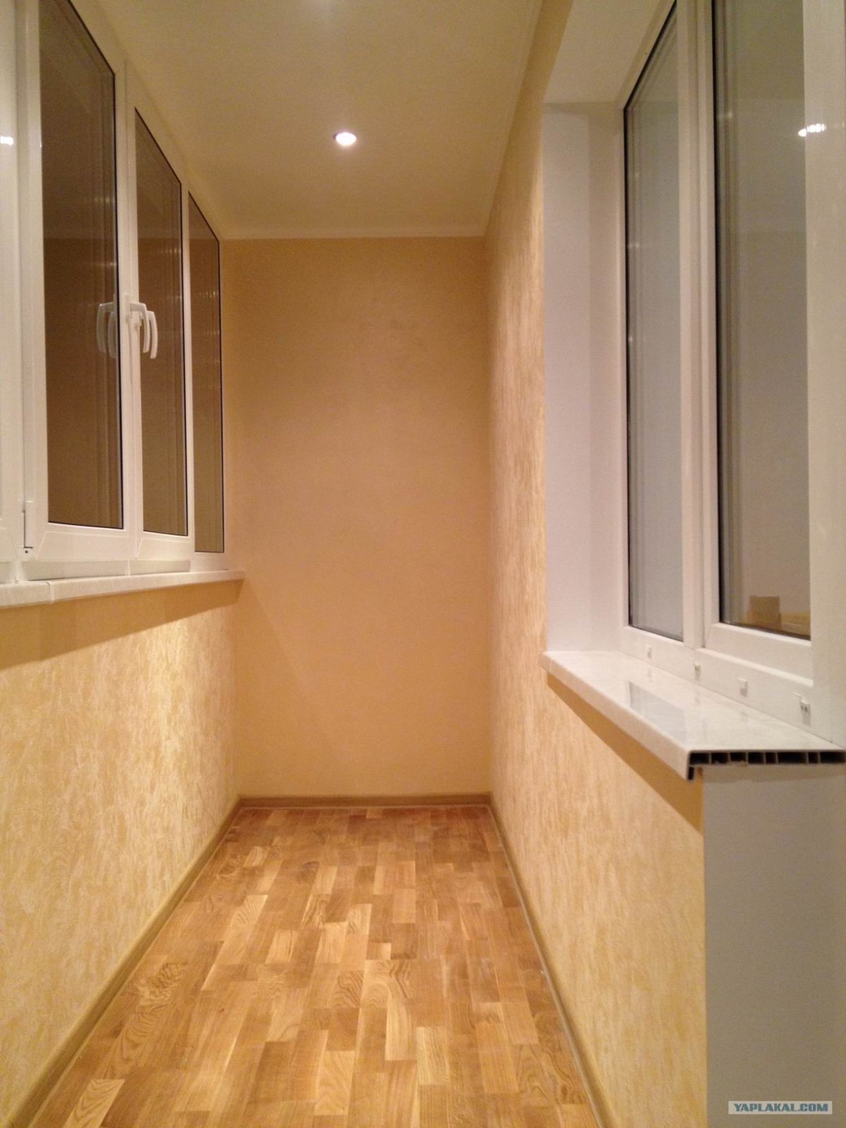 Дешёвая отделка балкона изнутри