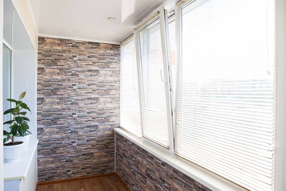 Чем можно обшить балкон внутри