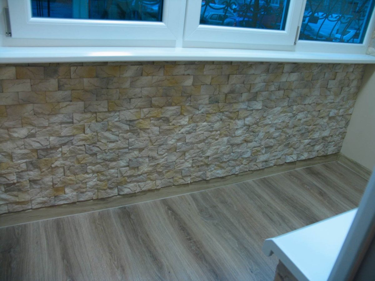 Отделка балкона внутри под камень