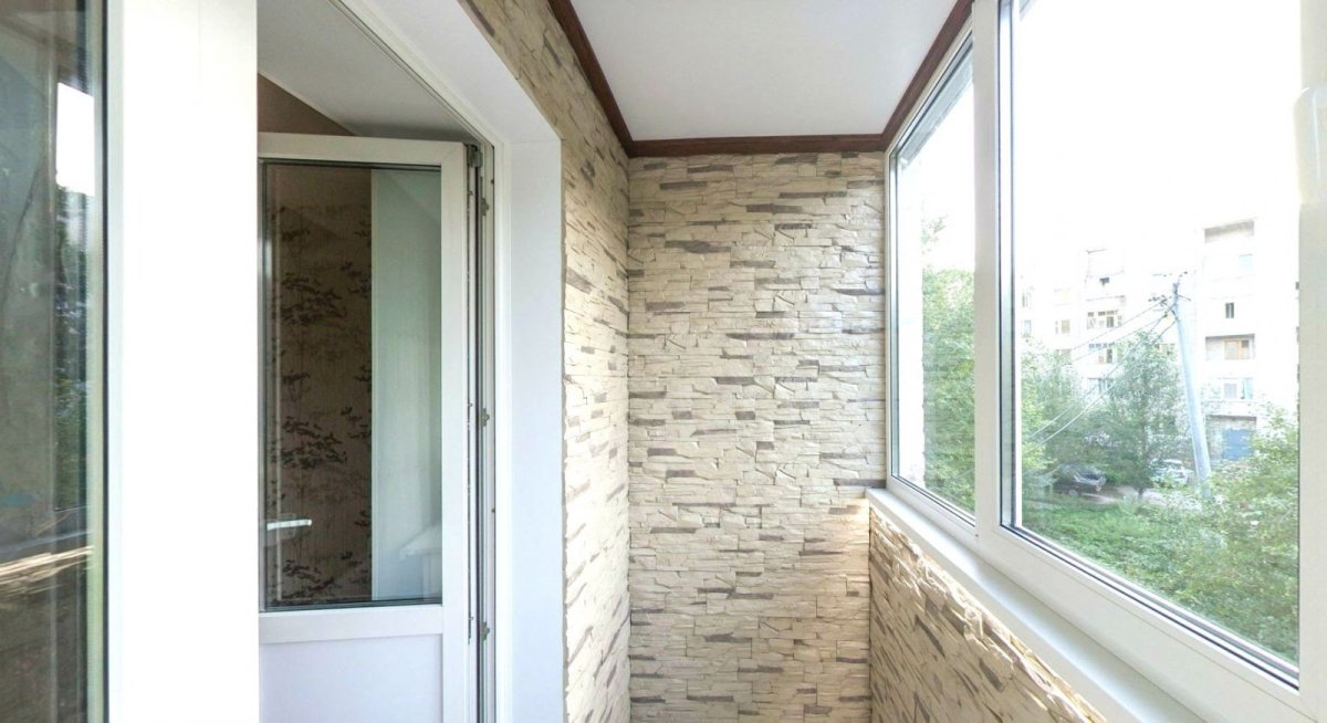 Отделка лоджии декоративным камнем