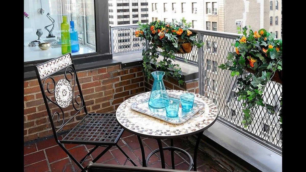 Декоративная плитка для внутренней отделки балкона