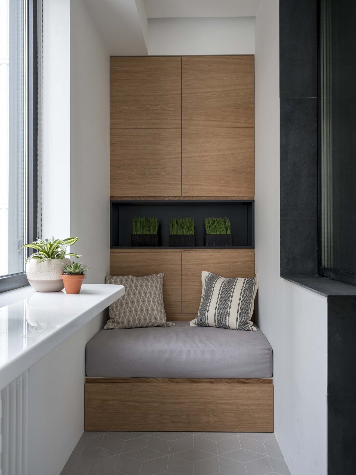 Выдвижной диван на балкон