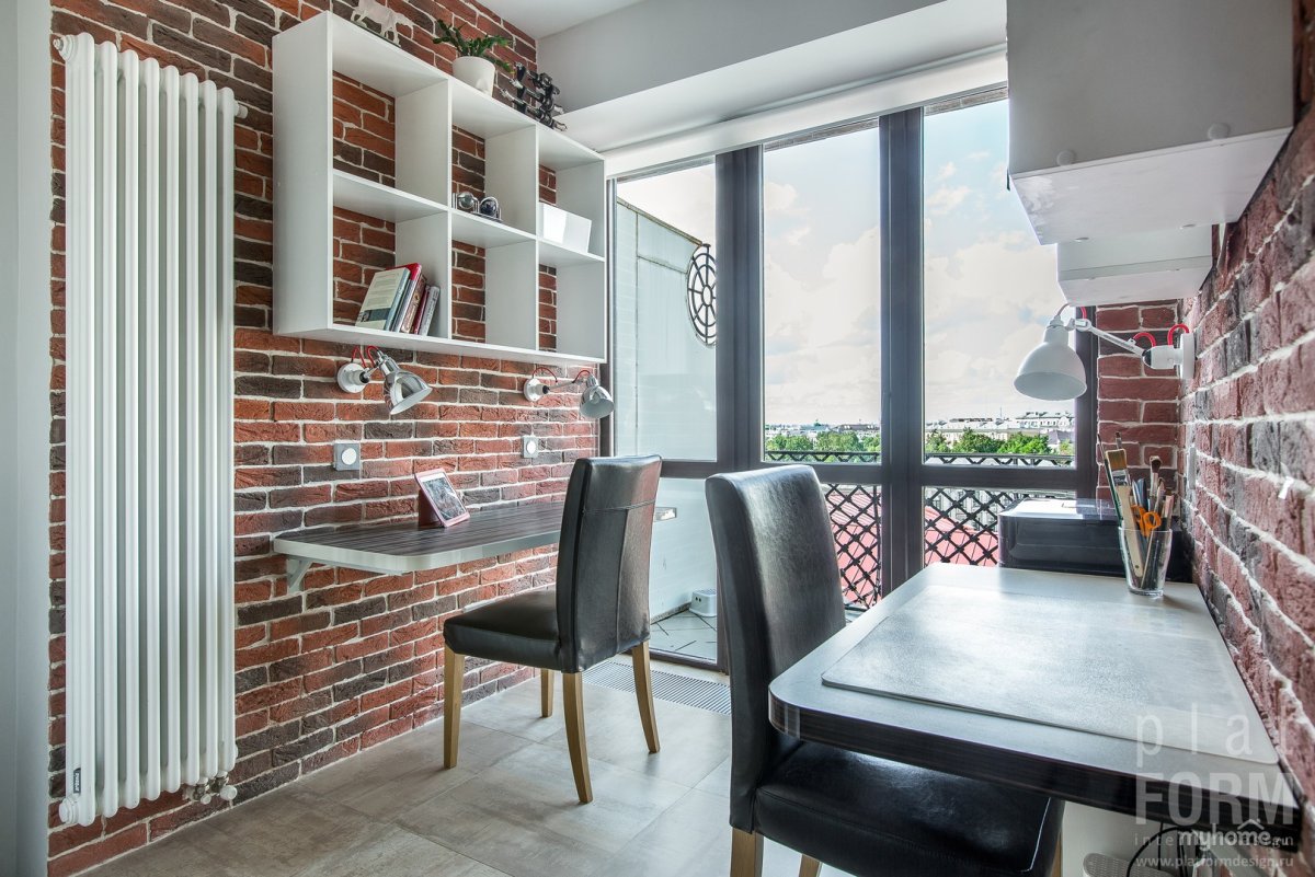 Лоджия в стиле лофт с панорамными окнами