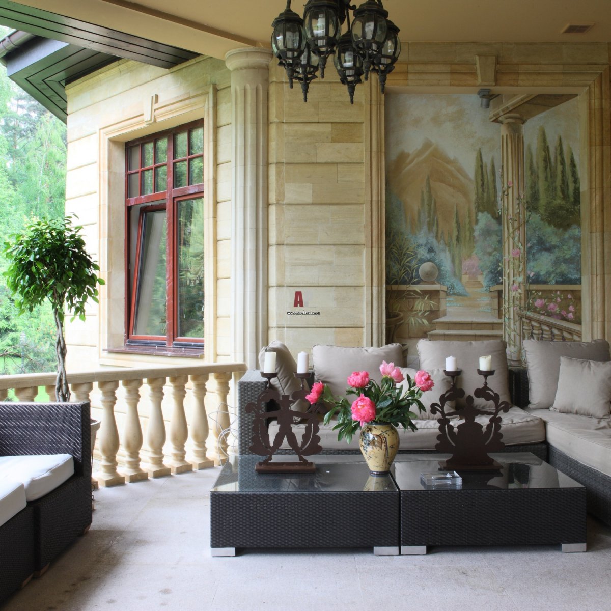 Лоджия в классическом стиле