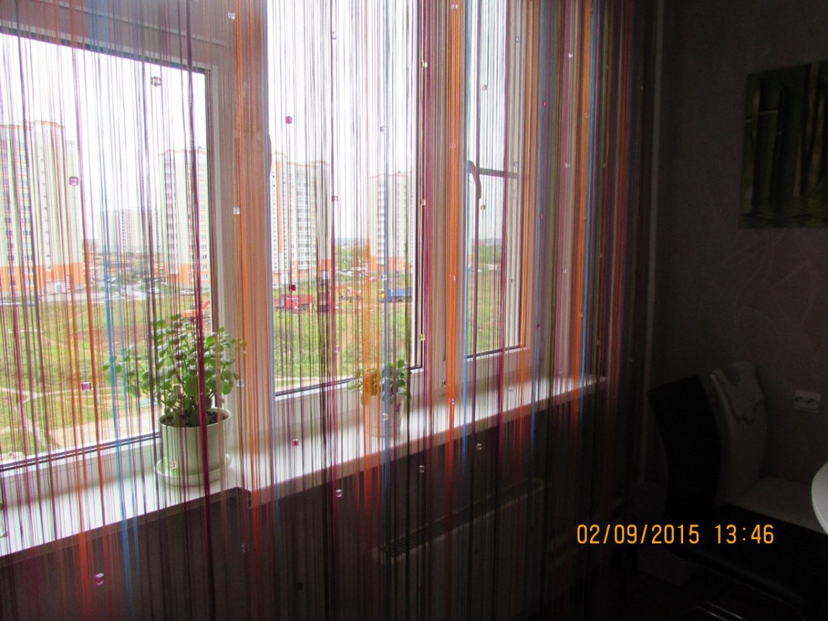 Тюль с нитяными шторами