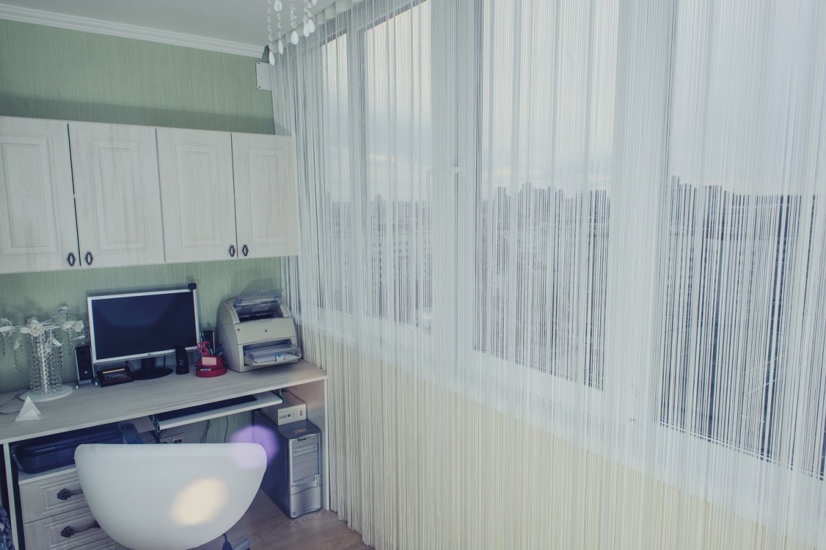 Нитяные шторы на лоджии