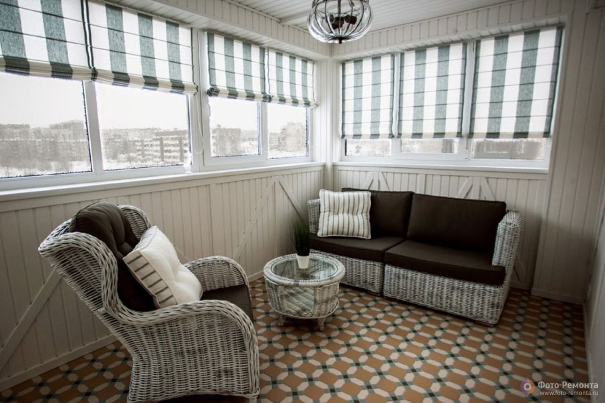 Мягкое кресло на балкон