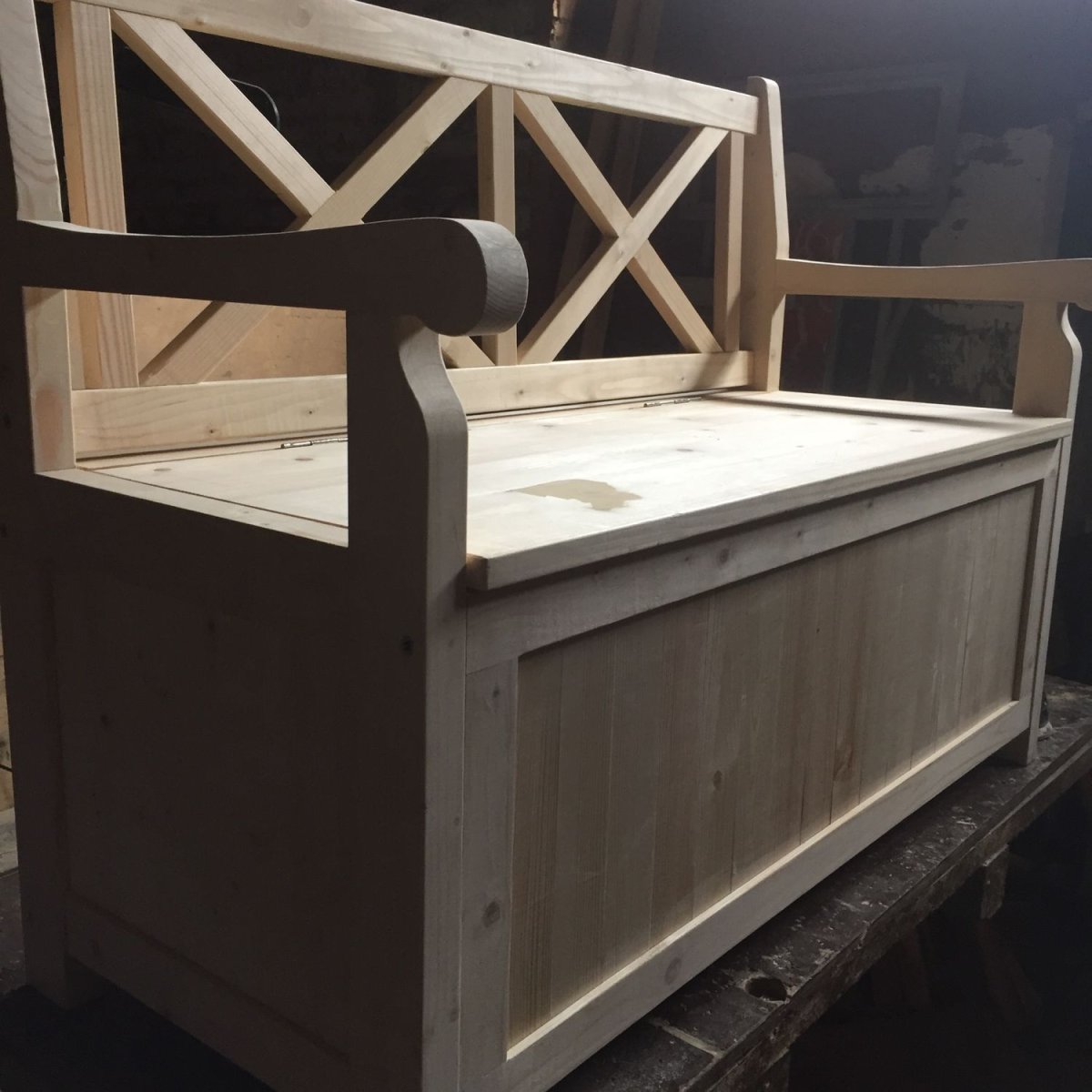 Сундук-скамья деревянный