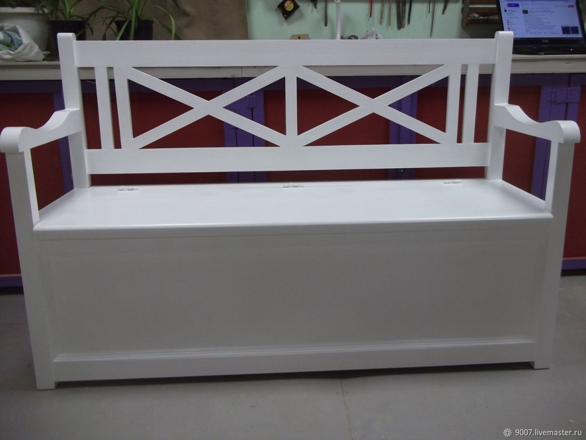 Скамья с ящиком