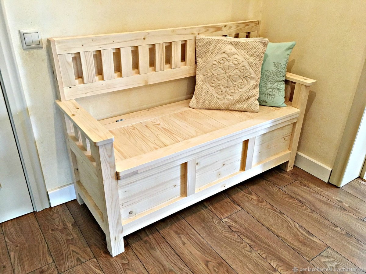 Деревянная скамья на кухню