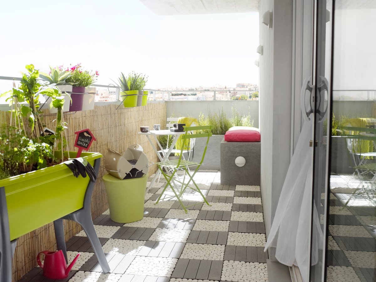 Плитка на открытый балкон на пол