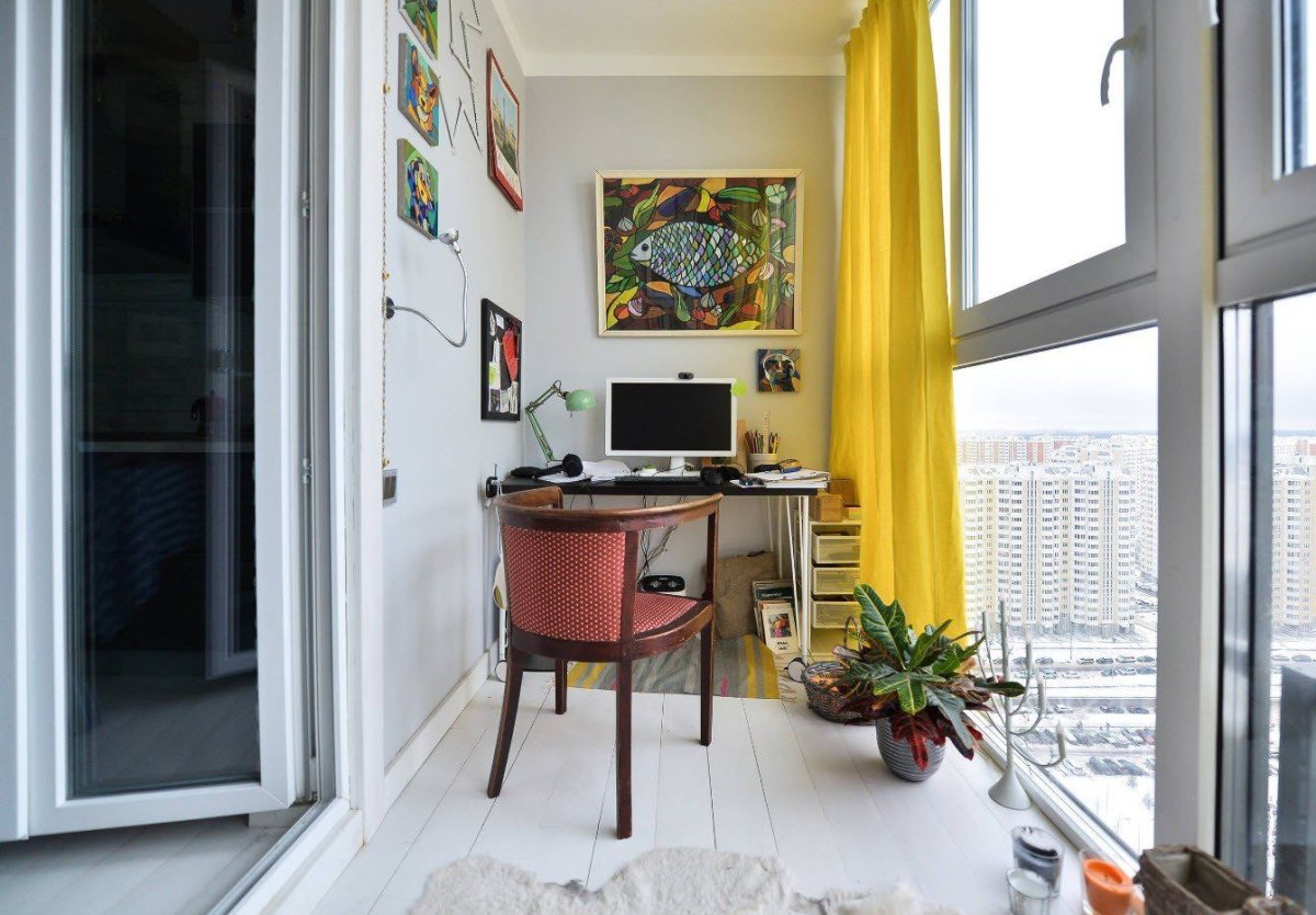 Круглый стол на веранде