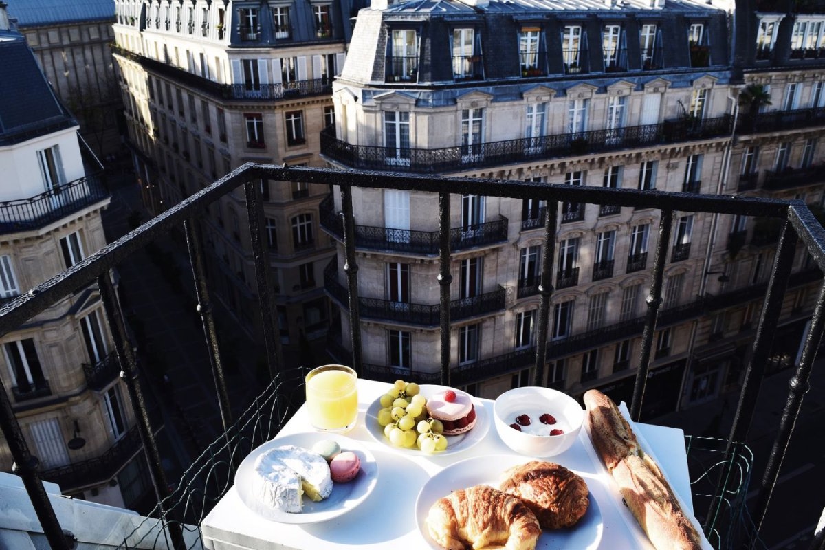 Балкон в парижском стиле