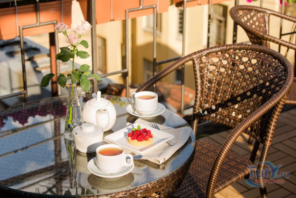 Красивый балкон вид с улицы