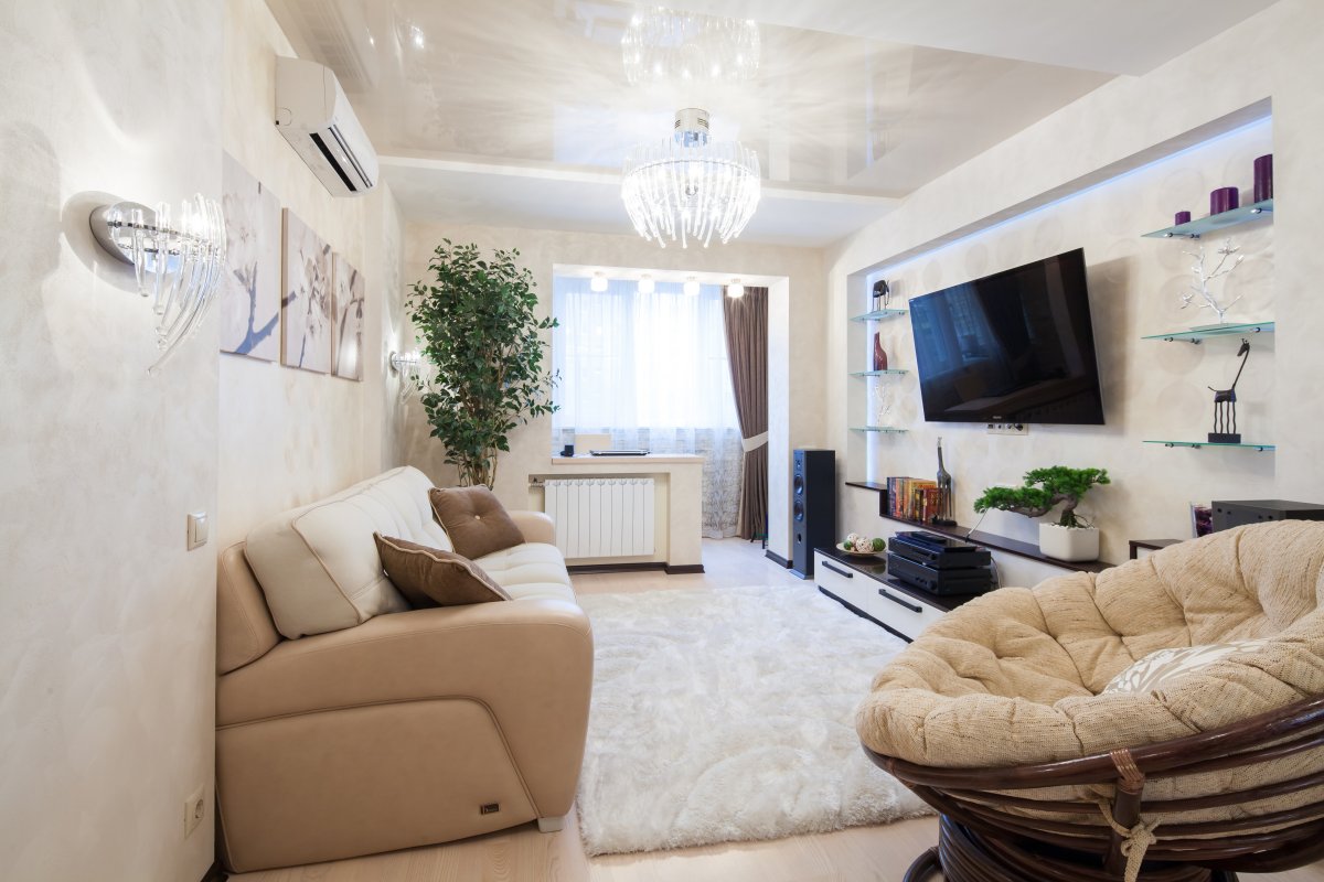 Интерьеры гостиных с балконом