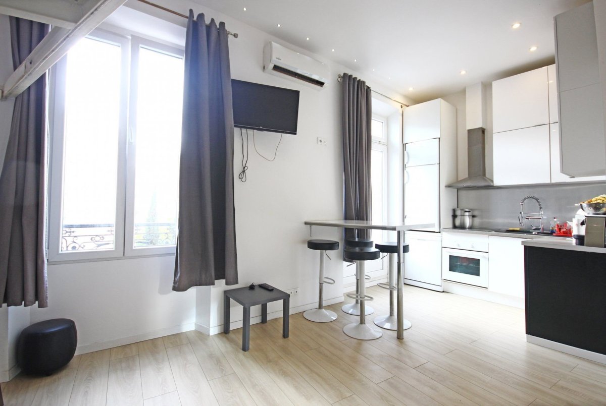 Студия с балконом