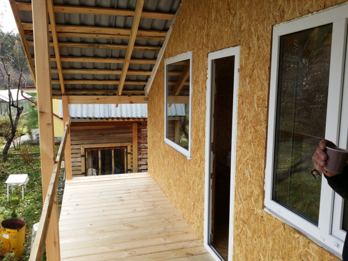 Фактурная штукатурка на балконе