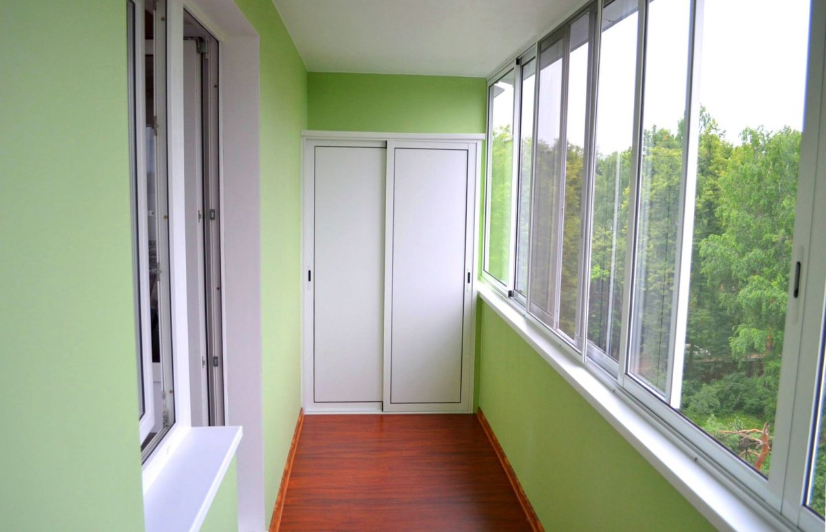 Молдинги на балконе